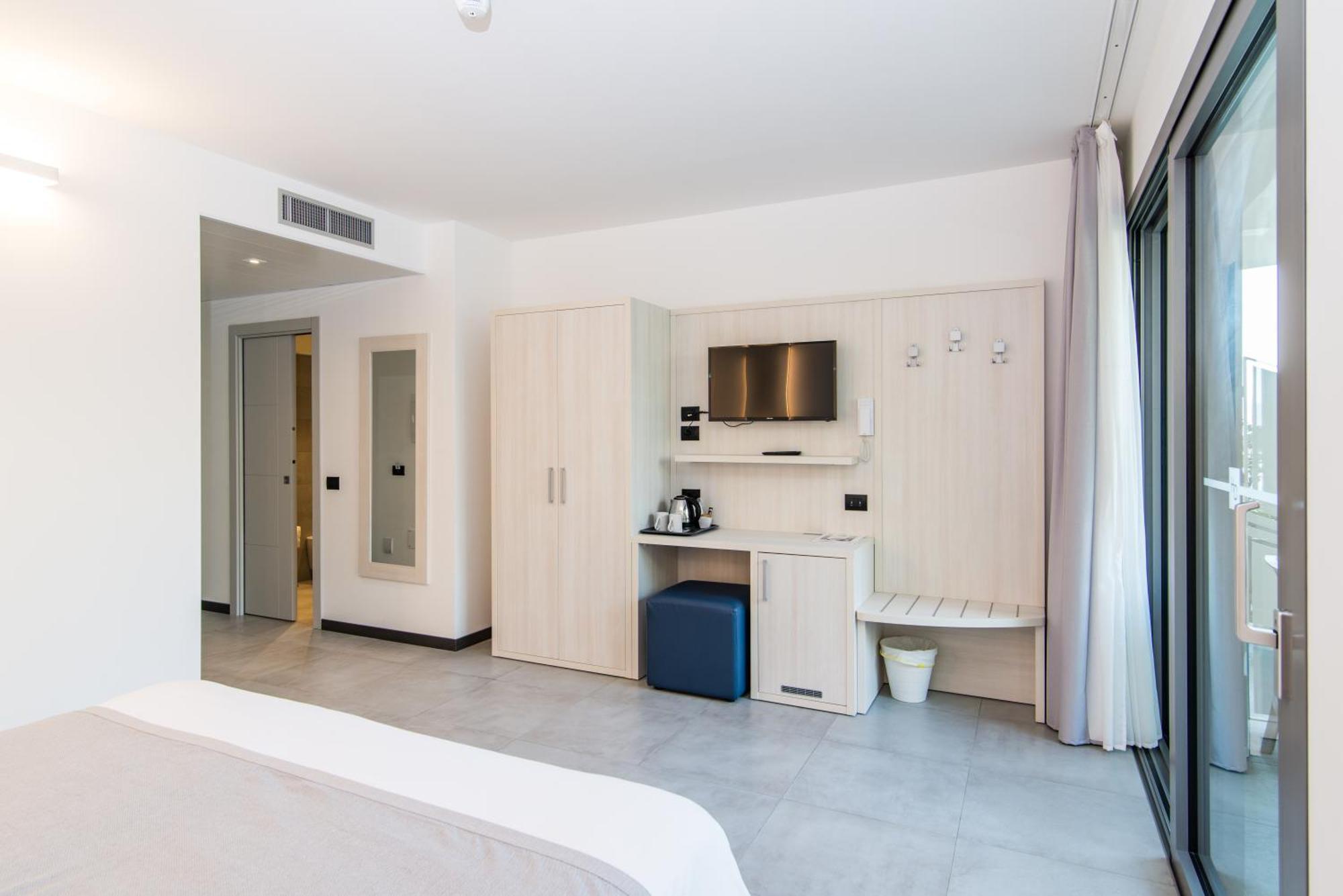 Hotel Домасо Екстериор снимка